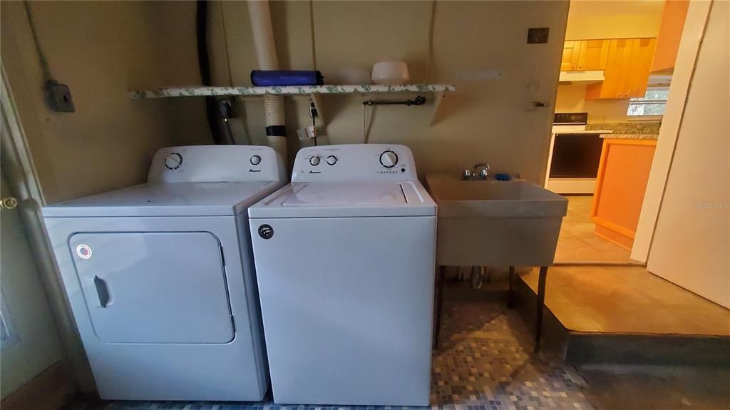 En Renta: $1,395 (3 camas, 2 baños, 1845 Pies cuadrados)