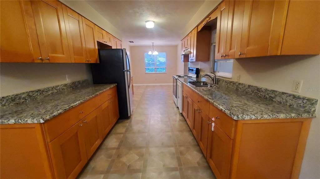 En Renta: $1,395 (3 camas, 2 baños, 1845 Pies cuadrados)