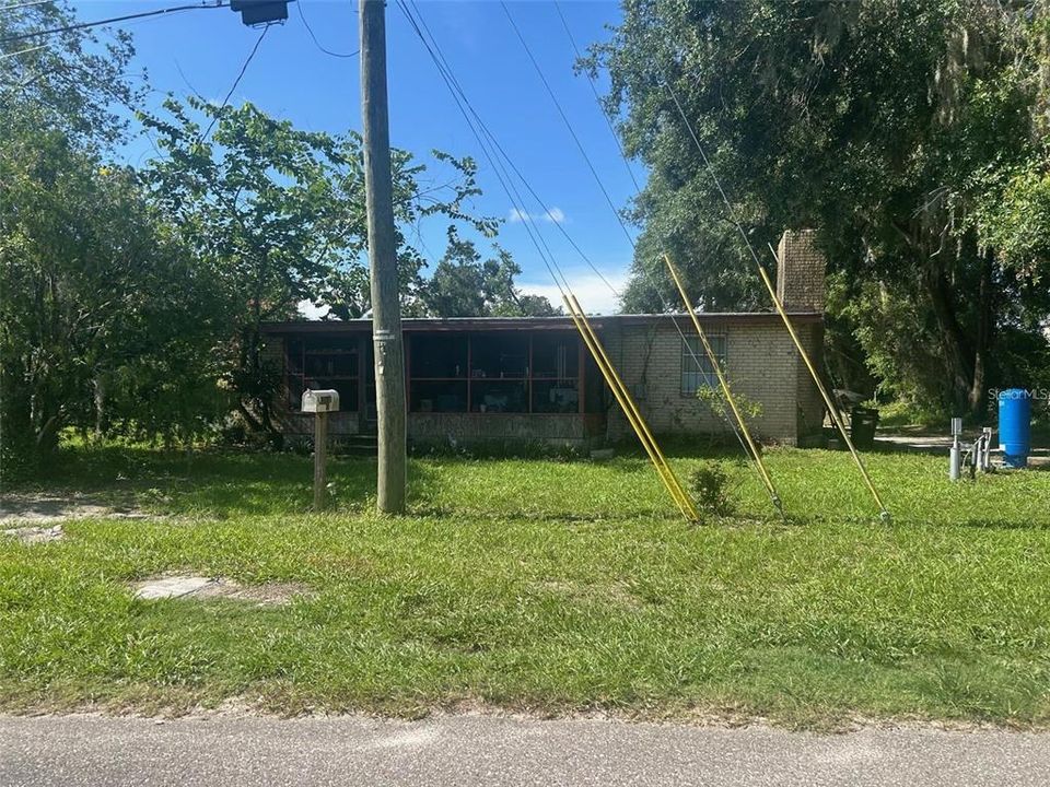 Recently Sold: $164,900 (2 beds, 1 baths, 1056 Square Feet)