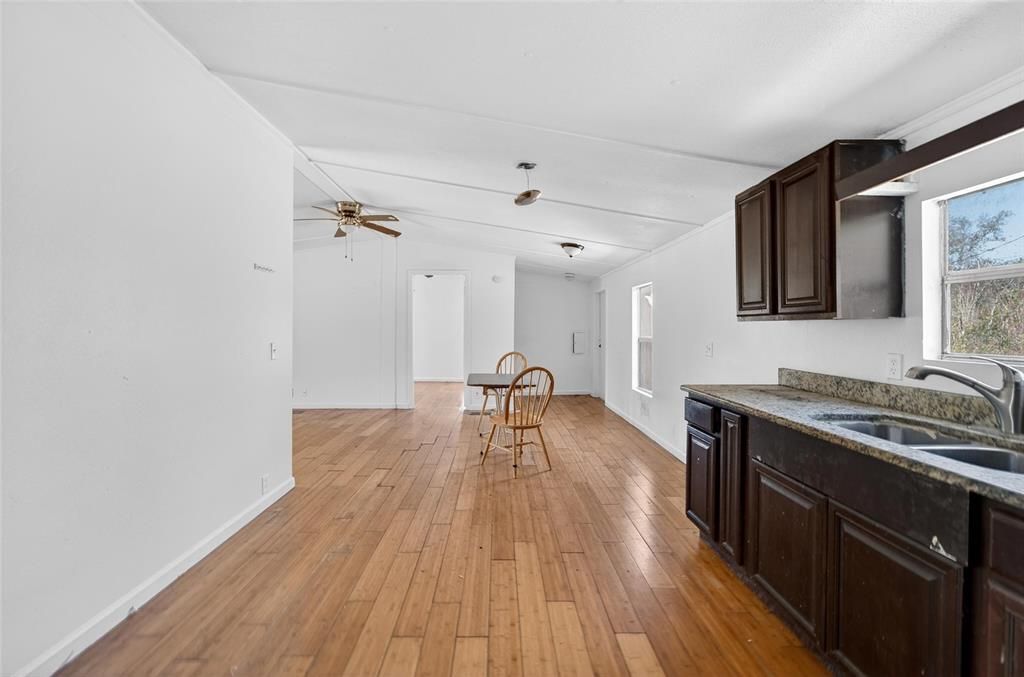 En Venta: $350,000 (3 camas, 2 baños, 1150 Pies cuadrados)