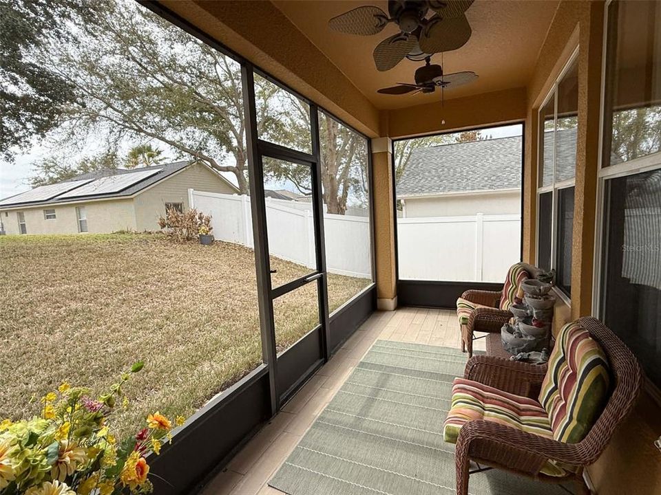 Activo con contrato: $459,900 (4 camas, 3 baños, 2370 Pies cuadrados)