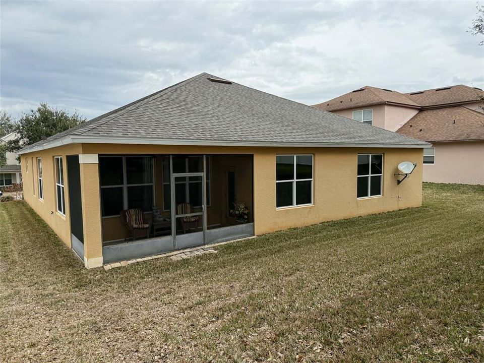 Activo con contrato: $459,900 (4 camas, 3 baños, 2370 Pies cuadrados)