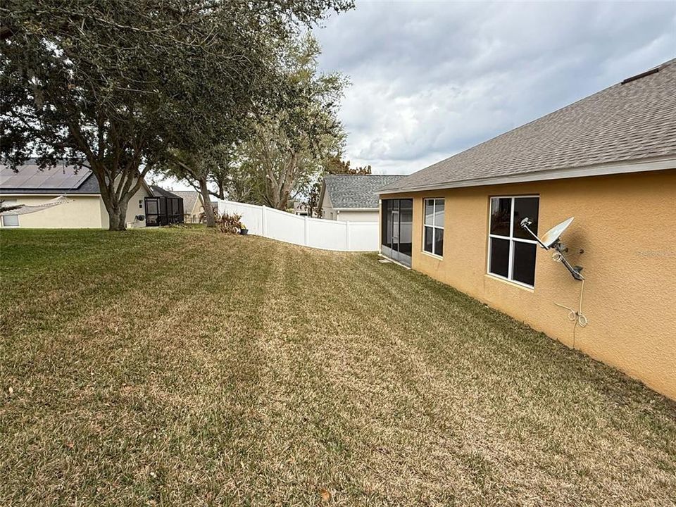 Activo con contrato: $459,900 (4 camas, 3 baños, 2370 Pies cuadrados)