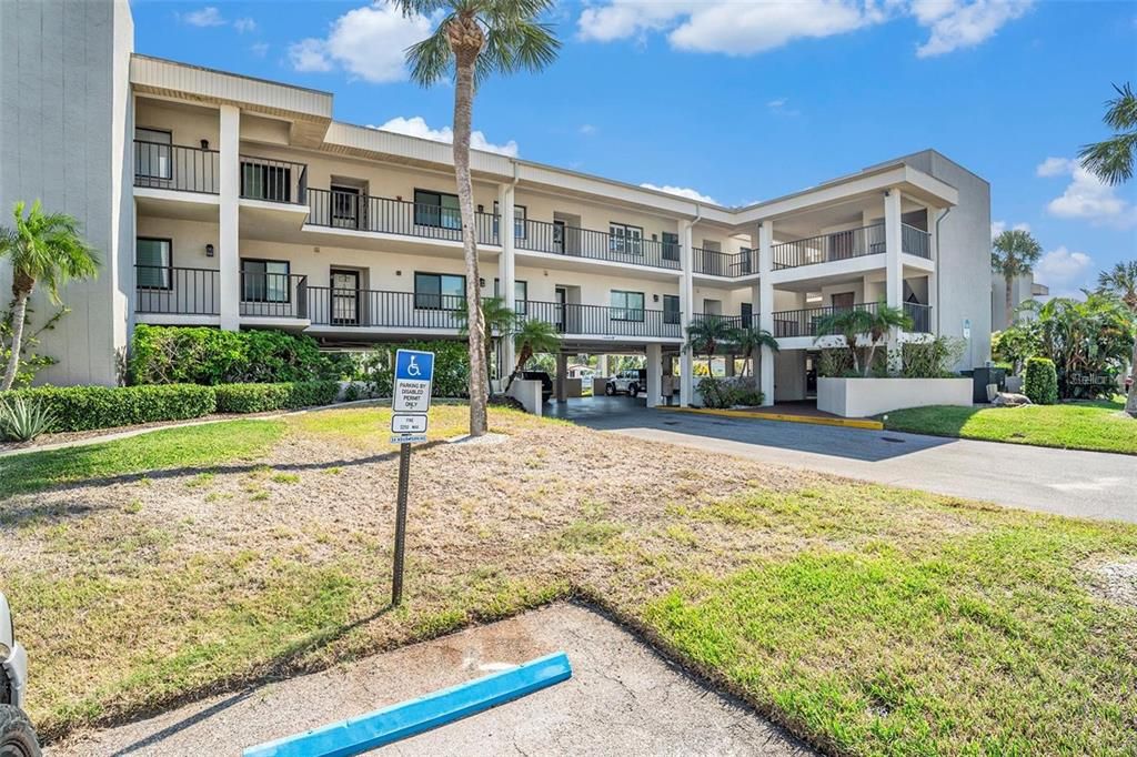 For Sale: $229,500 (2 beds, 2 baths, 1025 Square Feet)