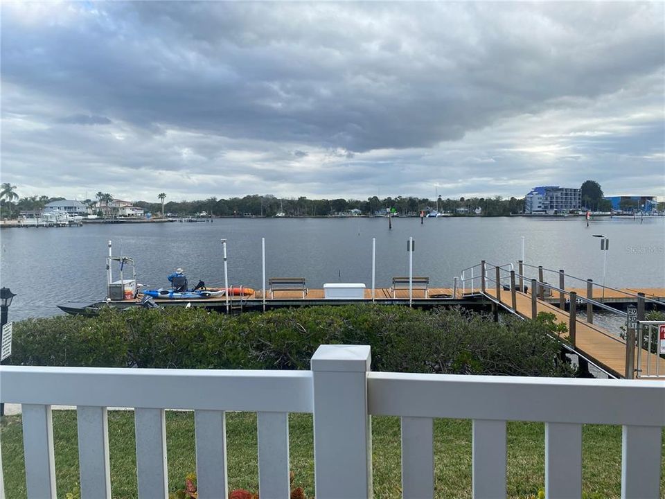 For Sale: $229,500 (2 beds, 2 baths, 1025 Square Feet)