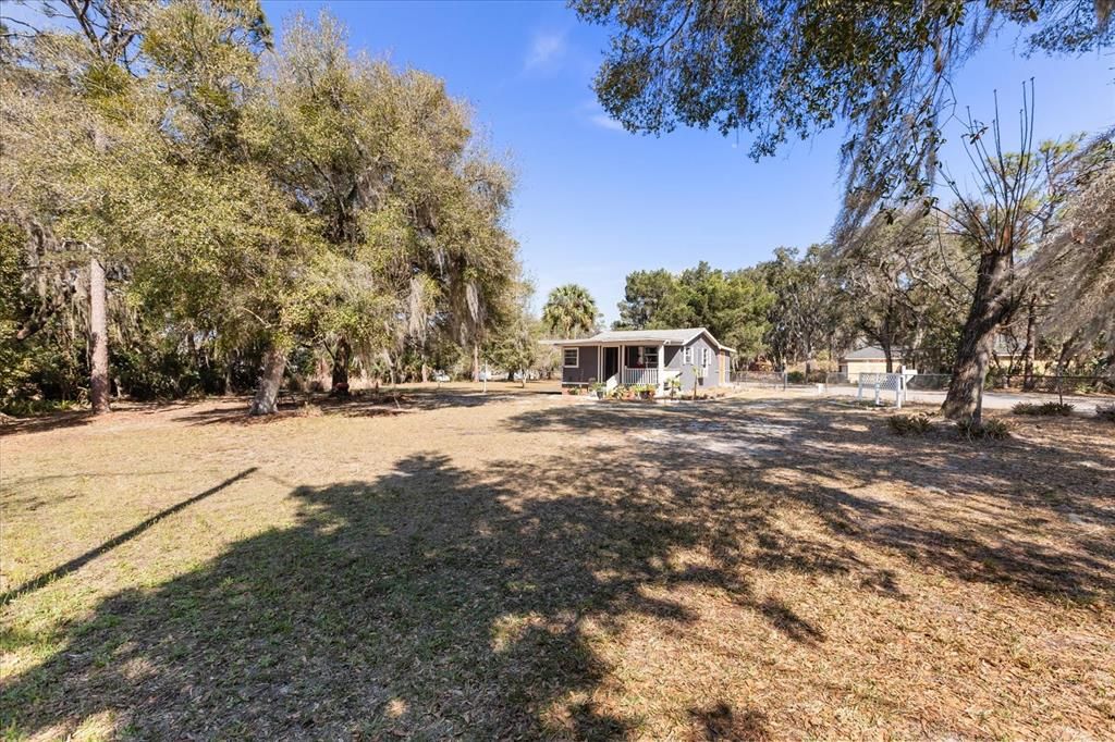 待售: $289,900 (0.57 acres)