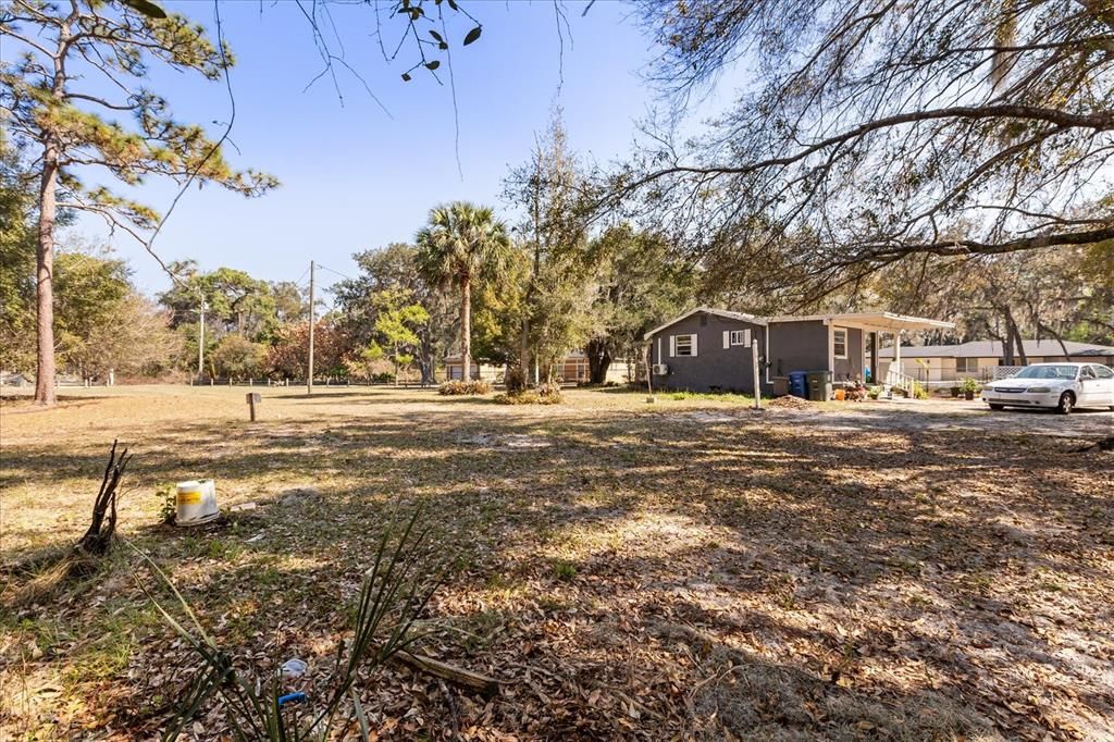 待售: $289,900 (0.57 acres)