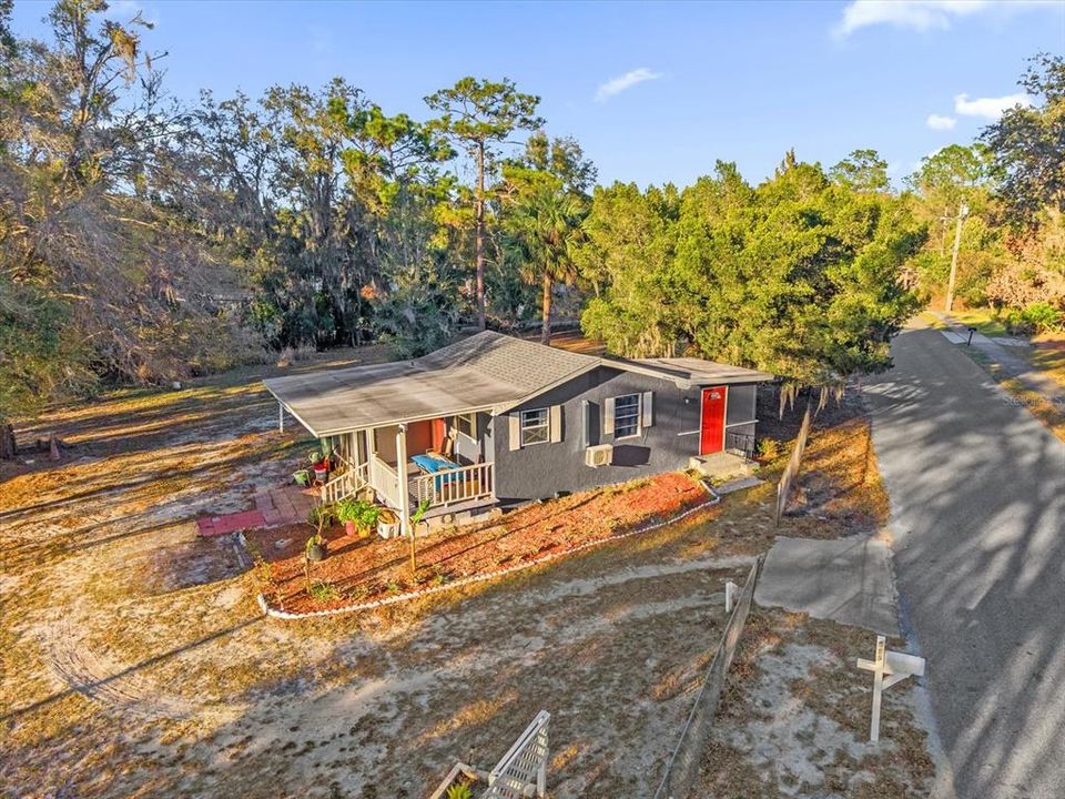 待售: $289,900 (0.57 acres)