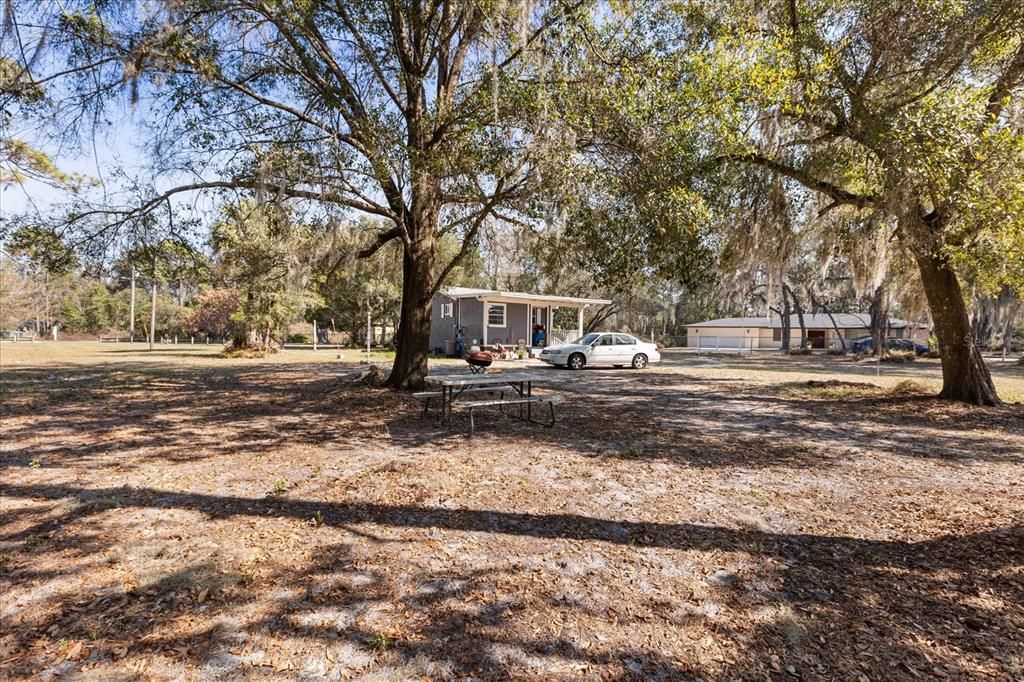 待售: $289,900 (0.57 acres)