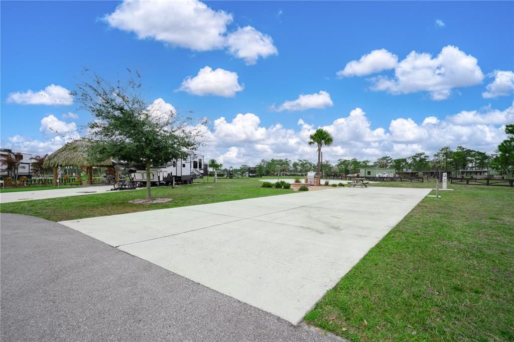 En Venta: $259,900 (0.13 acres)