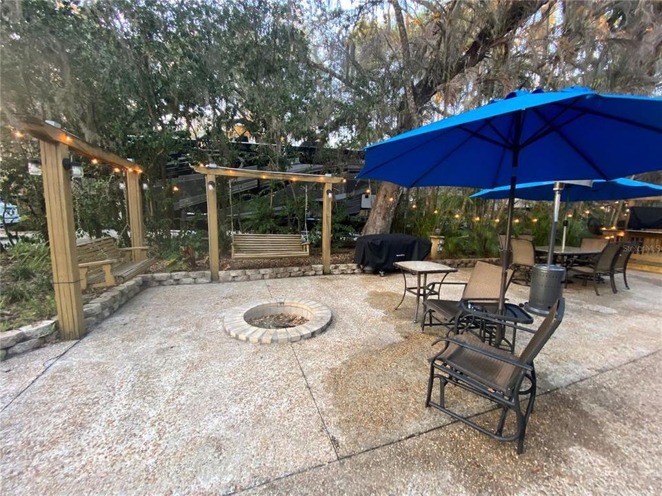 На продажу: $279,000 (0.10 acres)