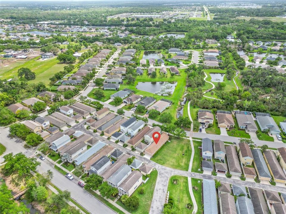 Под контрактом: $285,000 (2 спален, 2 ванн, 1200 Квадратных фут)