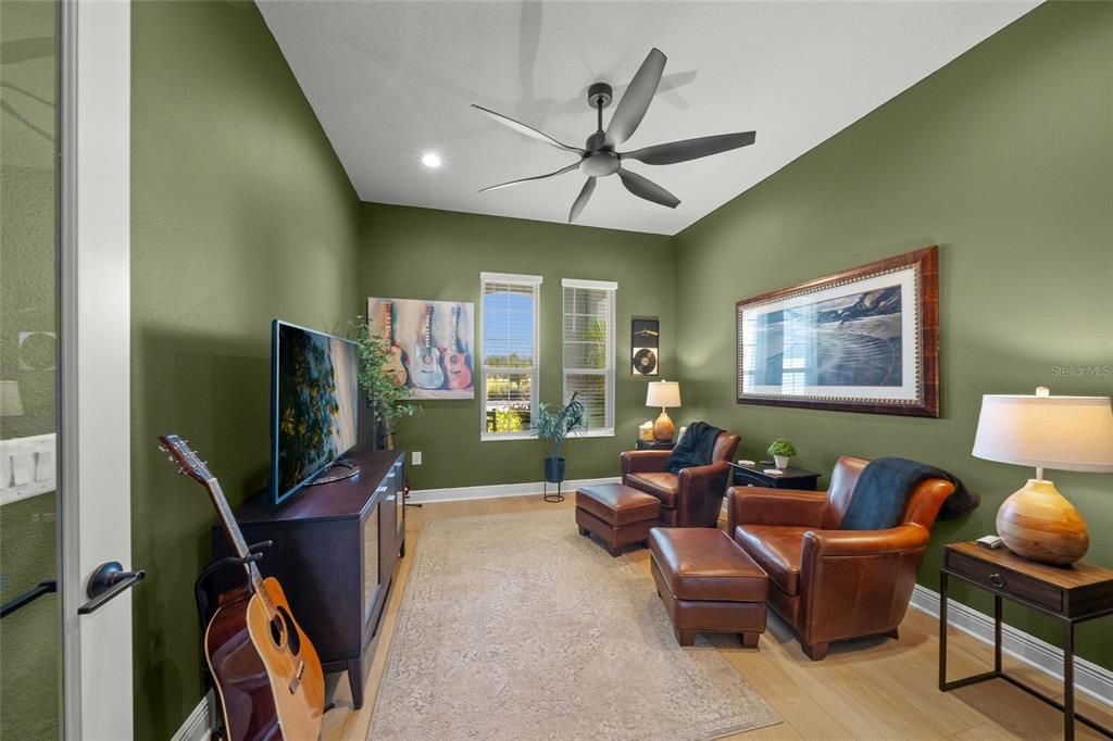 For Sale: $1,199,000 (4 beds, 3 baths, 2906 Square Feet)