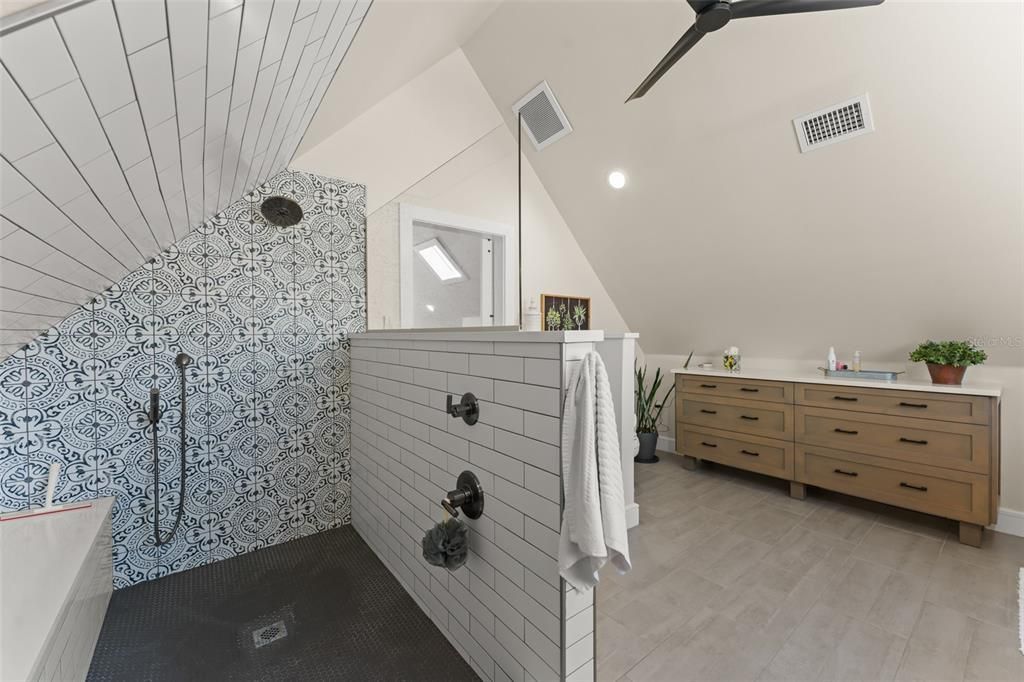 Active With Contract: $1,199,000 (4 beds, 3 baths, 2796 Square Feet)