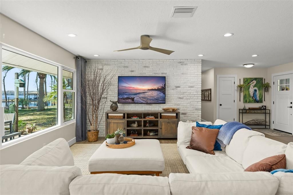 Active With Contract: $1,199,000 (4 beds, 3 baths, 2796 Square Feet)