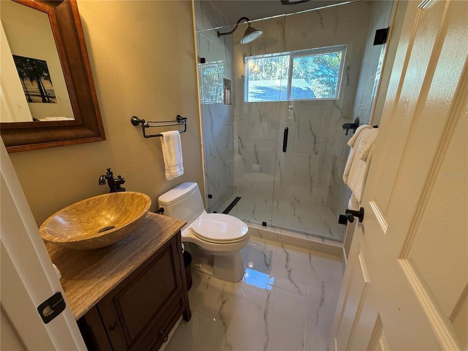 En Venta: $995,000 (3 camas, 2 baños, 3163 Pies cuadrados)
