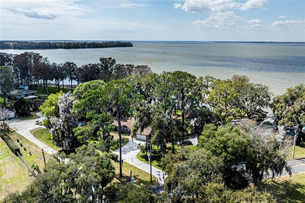 En Venta: $995,000 (3 camas, 2 baños, 3163 Pies cuadrados)