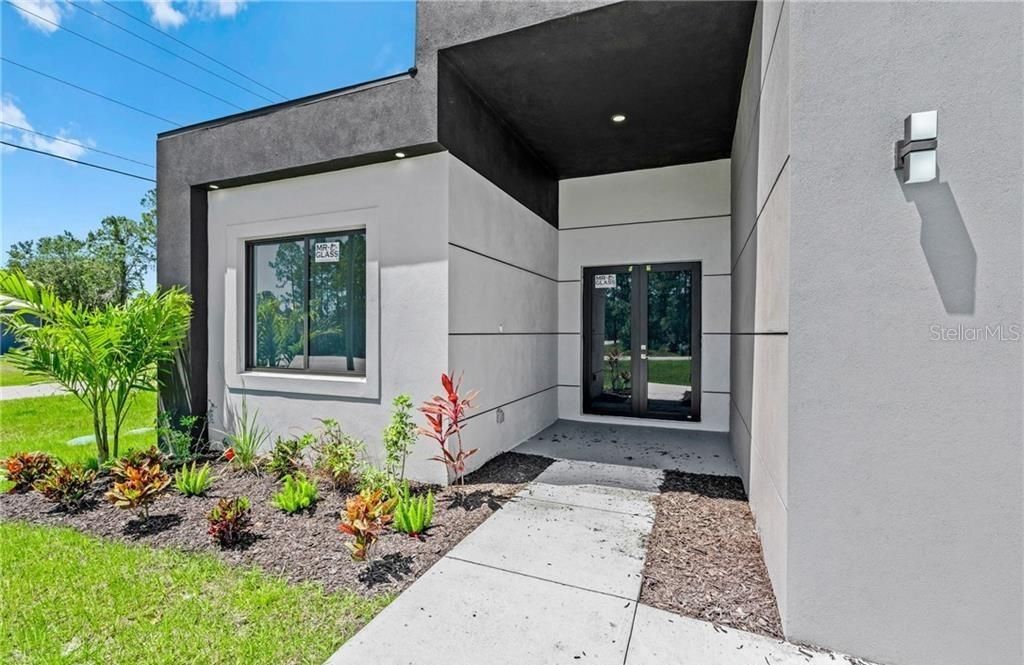 En Venta: $385,000 (4 camas, 3 baños, 1737 Pies cuadrados)
