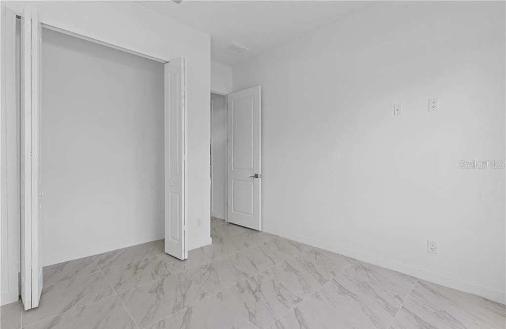 En Venta: $385,000 (4 camas, 3 baños, 1737 Pies cuadrados)