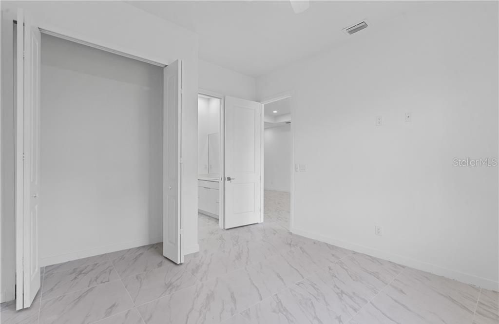 En Venta: $385,000 (4 camas, 3 baños, 1737 Pies cuadrados)