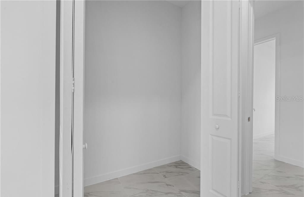 En Venta: $385,000 (4 camas, 3 baños, 1737 Pies cuadrados)
