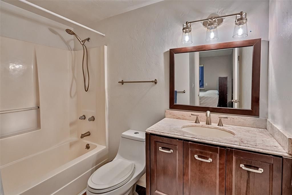 На продажу: $140,000 (2 спален, 2 ванн, 874 Квадратных фут)