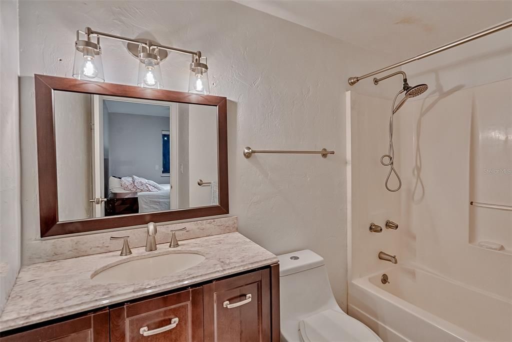 На продажу: $140,000 (2 спален, 2 ванн, 874 Квадратных фут)