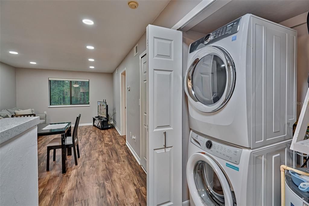 На продажу: $140,000 (2 спален, 2 ванн, 874 Квадратных фут)