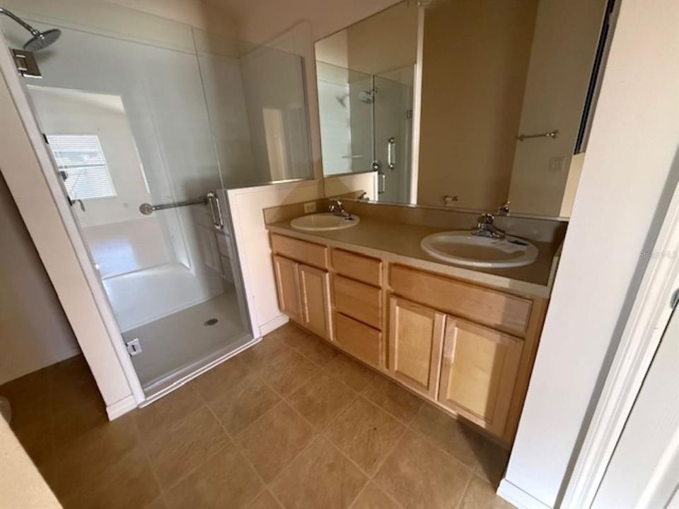 Под контрактом: $259,900 (2 спален, 2 ванн, 1196 Квадратных фут)