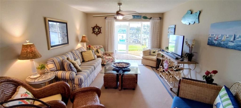 For Sale: $339,900 (2 beds, 2 baths, 1316 Square Feet)
