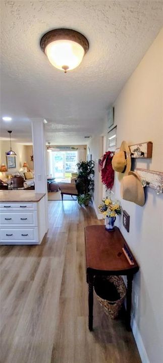 For Sale: $339,900 (2 beds, 2 baths, 1316 Square Feet)