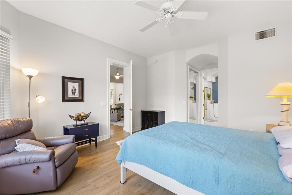 For Sale: $275,000 (2 beds, 2 baths, 1628 Square Feet)