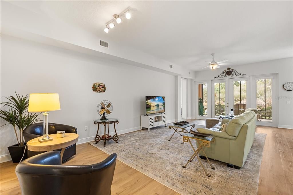 For Sale: $275,000 (2 beds, 2 baths, 1628 Square Feet)