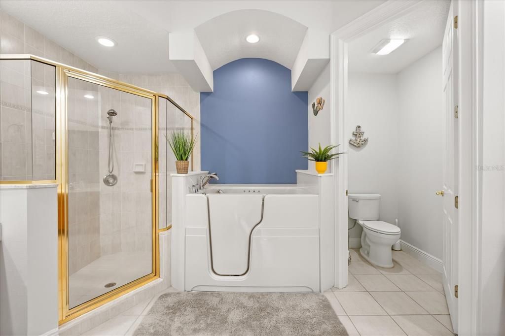 For Sale: $275,000 (2 beds, 2 baths, 1628 Square Feet)