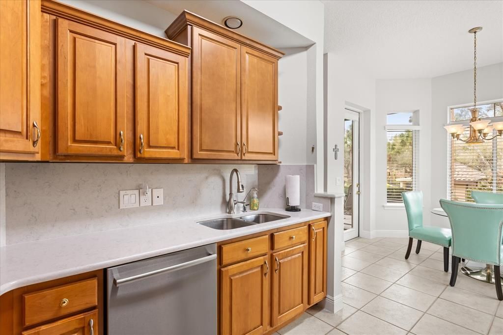For Sale: $275,000 (2 beds, 2 baths, 1628 Square Feet)