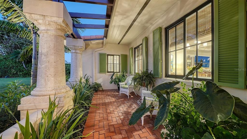 Activo con contrato: $1,895,000 (3 camas, 3 baños, 2430 Pies cuadrados)