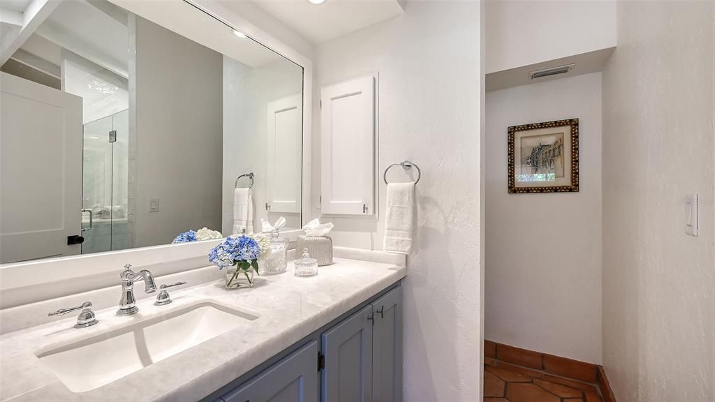 Activo con contrato: $1,895,000 (3 camas, 3 baños, 2430 Pies cuadrados)