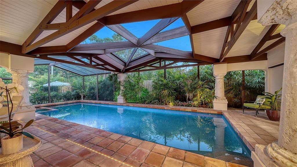 Activo con contrato: $1,895,000 (3 camas, 3 baños, 2430 Pies cuadrados)
