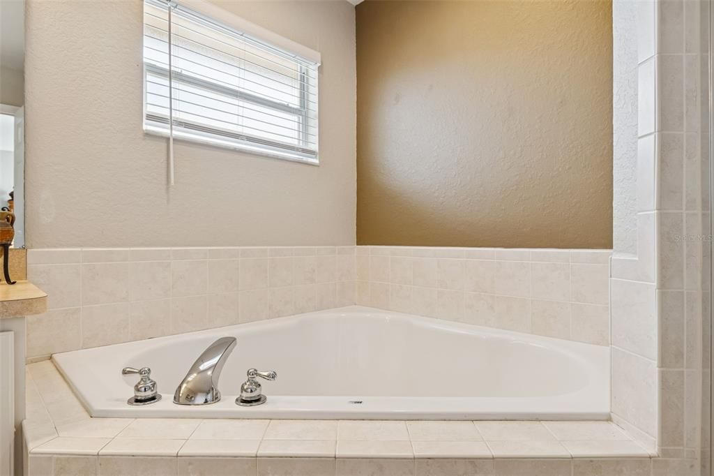 For Sale: $629,990 (4 beds, 2 baths, 2148 Square Feet)