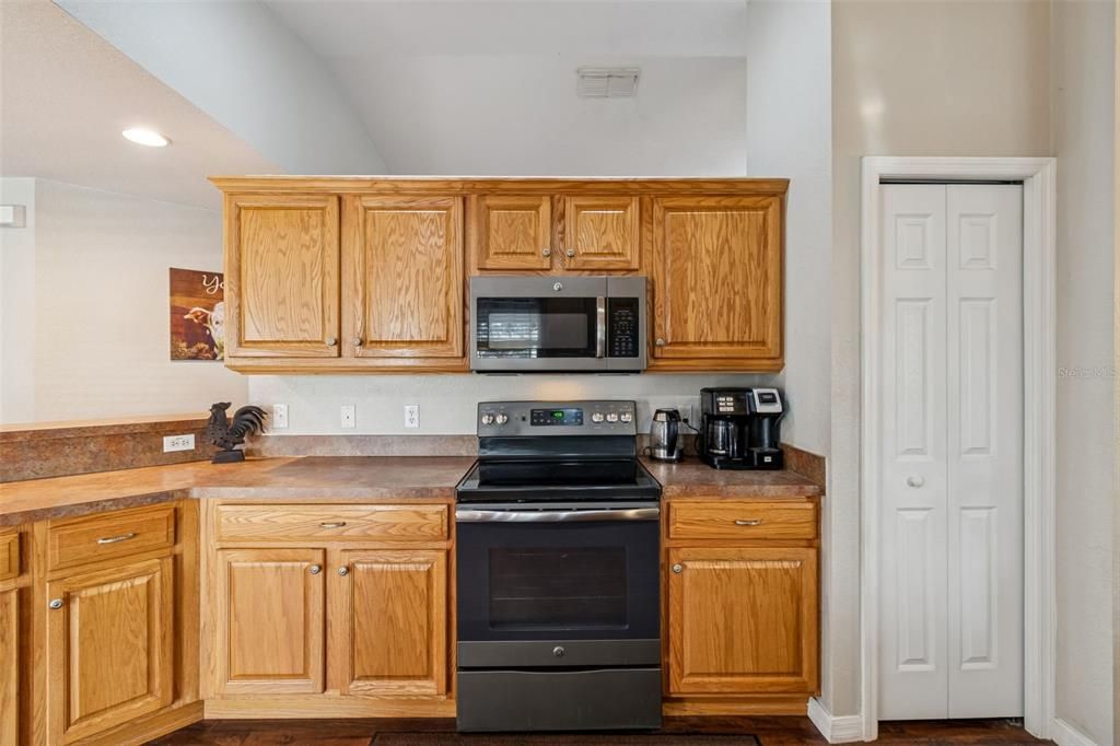 For Sale: $629,990 (4 beds, 2 baths, 2148 Square Feet)