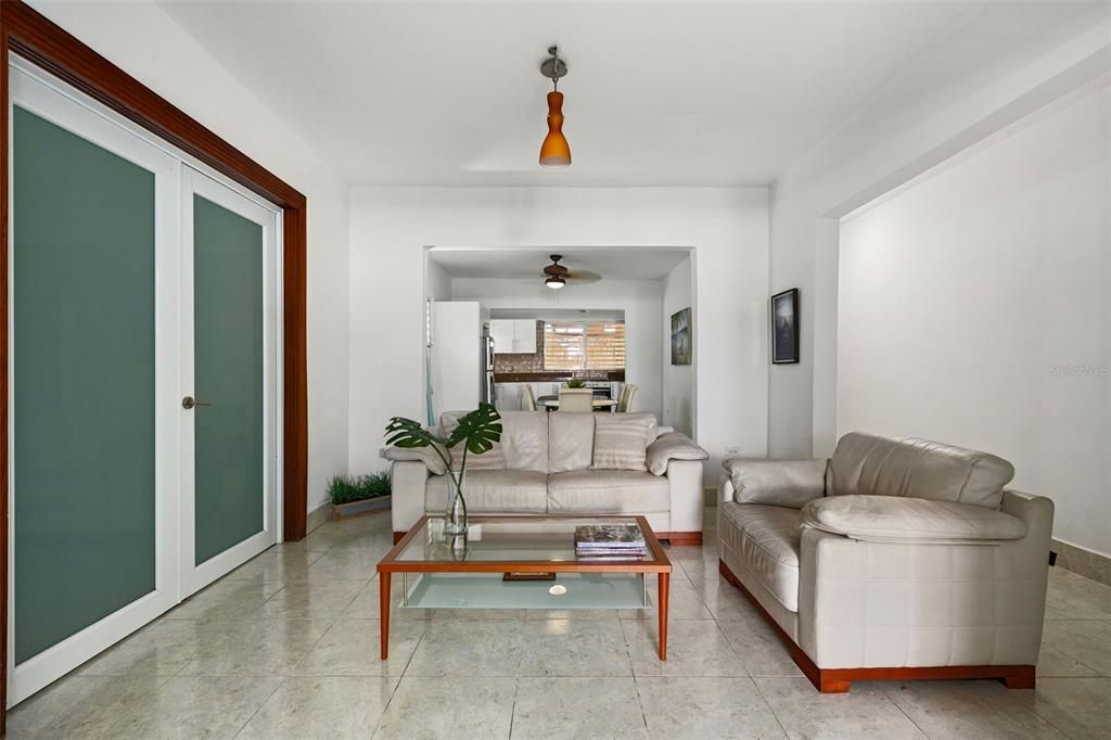 На продажу: $1,495,000 (11 спален, 0 ванн, 2800 Квадратных фут)