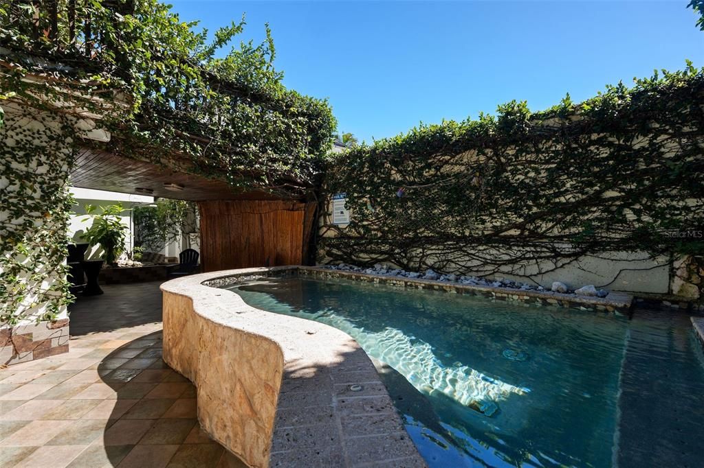 На продажу: $1,495,000 (11 спален, 0 ванн, 2800 Квадратных фут)