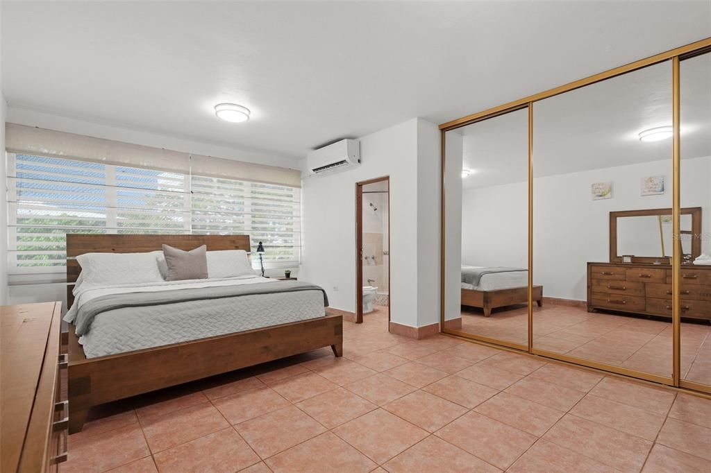 На продажу: $1,495,000 (11 спален, 0 ванн, 2800 Квадратных фут)