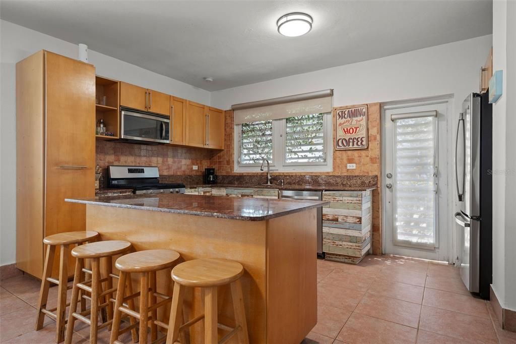 На продажу: $1,495,000 (11 спален, 0 ванн, 2800 Квадратных фут)