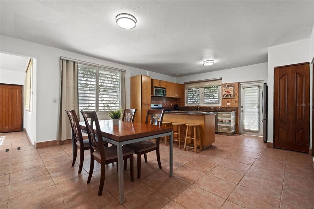 На продажу: $1,495,000 (11 спален, 0 ванн, 2800 Квадратных фут)