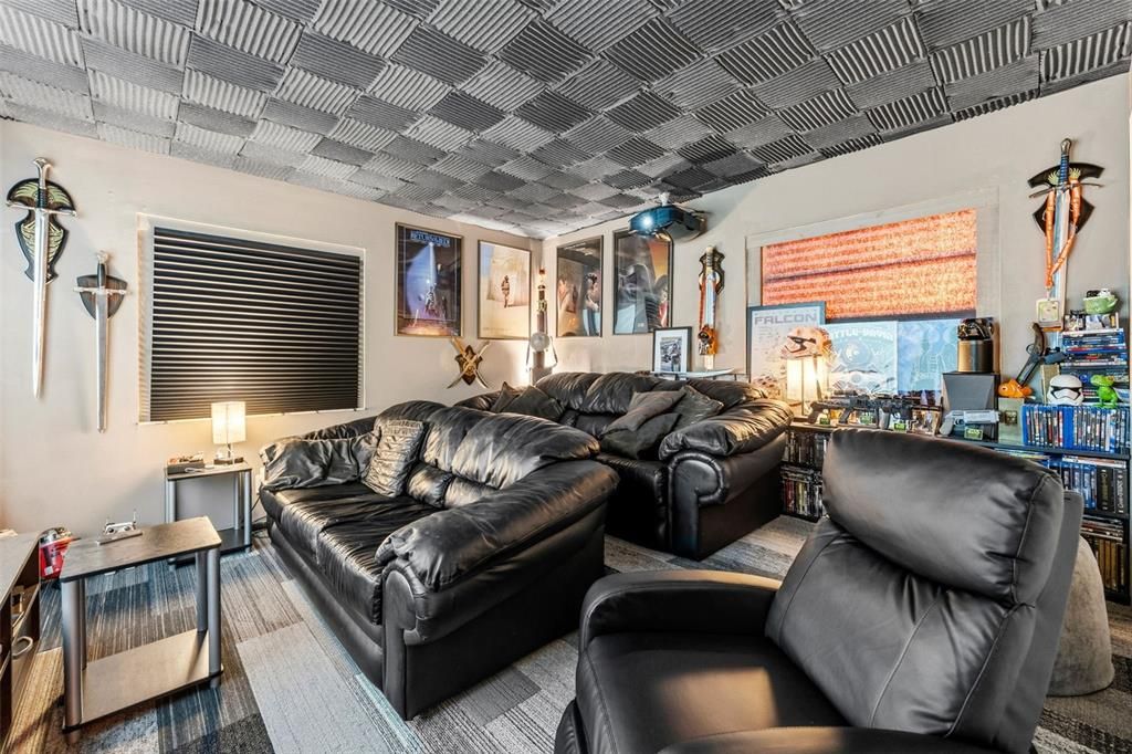 Activo con contrato: $550,000 (3 camas, 2 baños, 1782 Pies cuadrados)