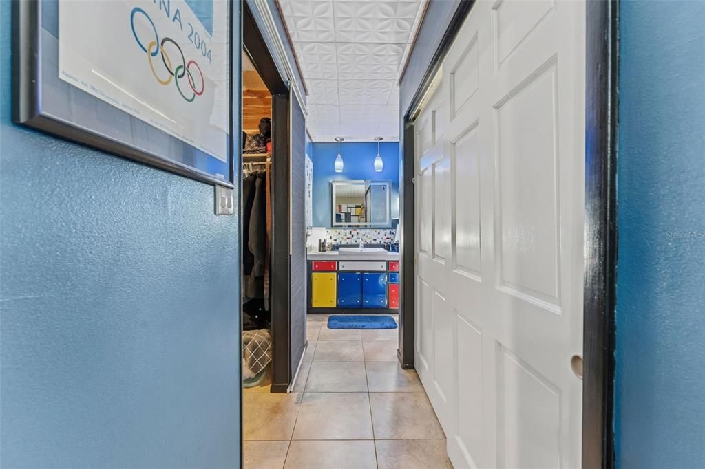 Activo con contrato: $550,000 (3 camas, 2 baños, 1782 Pies cuadrados)