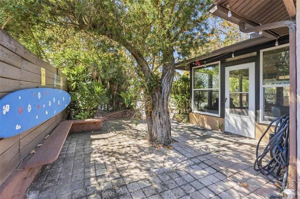 Activo con contrato: $550,000 (3 camas, 2 baños, 1782 Pies cuadrados)