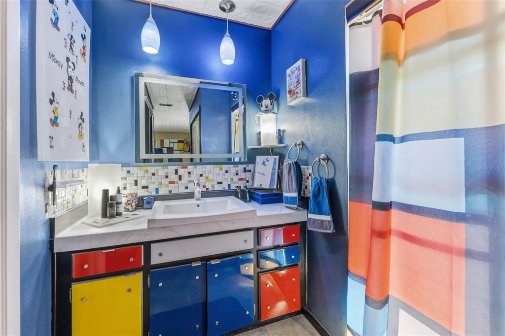 Activo con contrato: $550,000 (3 camas, 2 baños, 1782 Pies cuadrados)