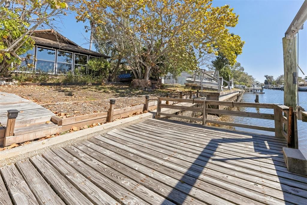 Activo con contrato: $550,000 (3 camas, 2 baños, 1782 Pies cuadrados)
